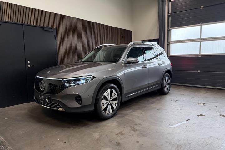 Grå Mercedes EQB250+ fra 2025