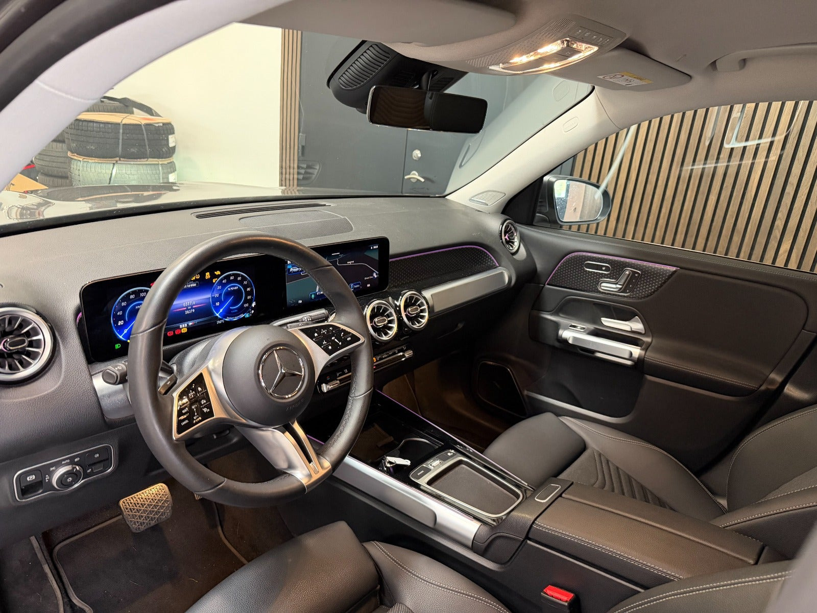 Grå Mercedes EQB250+ fra 2025