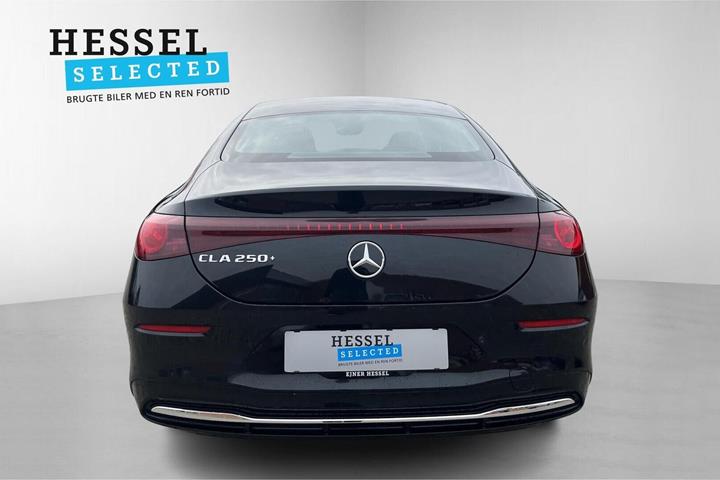 Sort Mercedes CLA250+ fra 2025