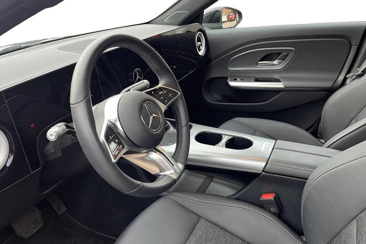 Sort Mercedes CLA250+ fra 2025