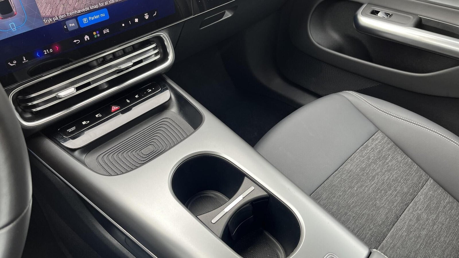 Sort Mercedes CLA250+ fra 2025