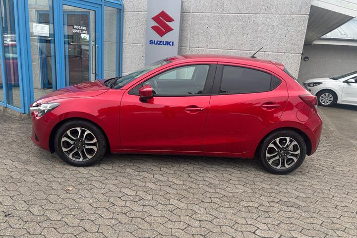 Grå Mazda 2 fra 2015