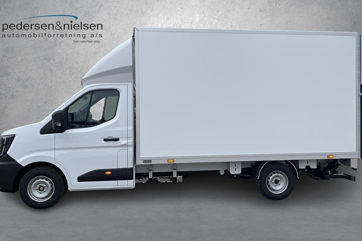 Hvid Nissan Interstar fra 2026