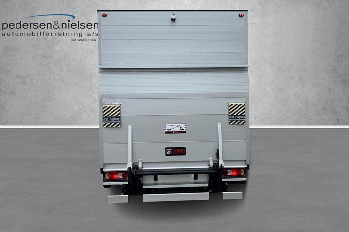 Hvid Nissan Interstar fra 2026