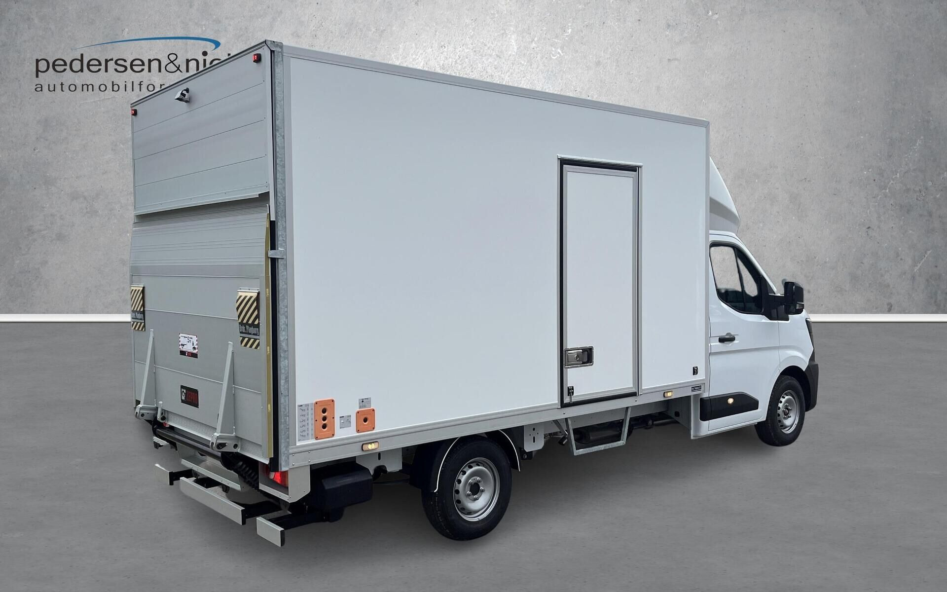 Hvid Nissan Interstar fra 2026
