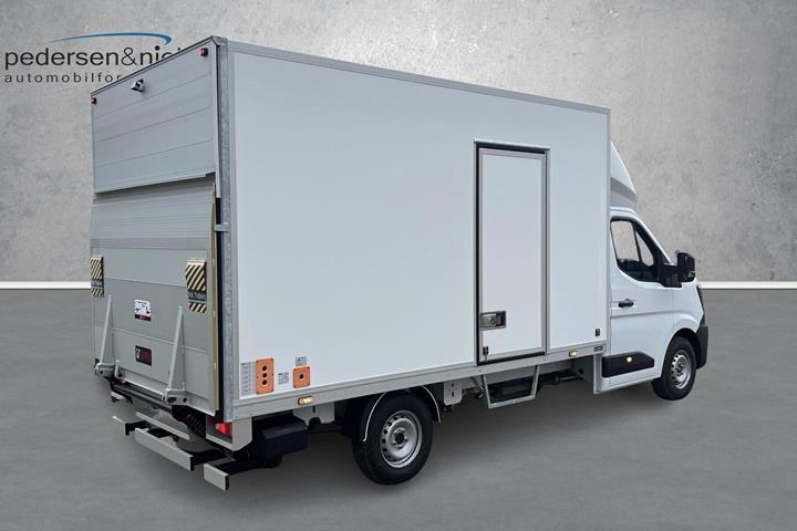 Hvid Nissan Interstar fra 2026