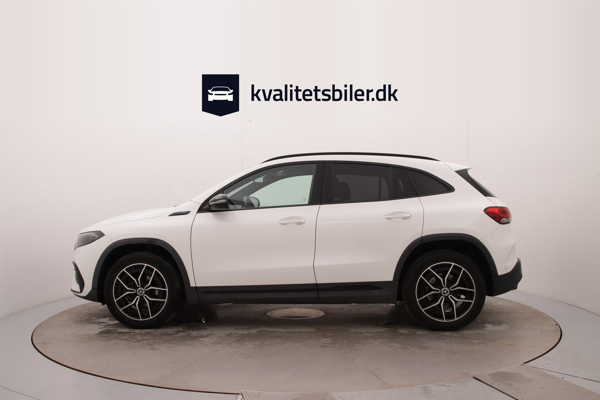 Hvid Mercedes EQA250 fra 2021