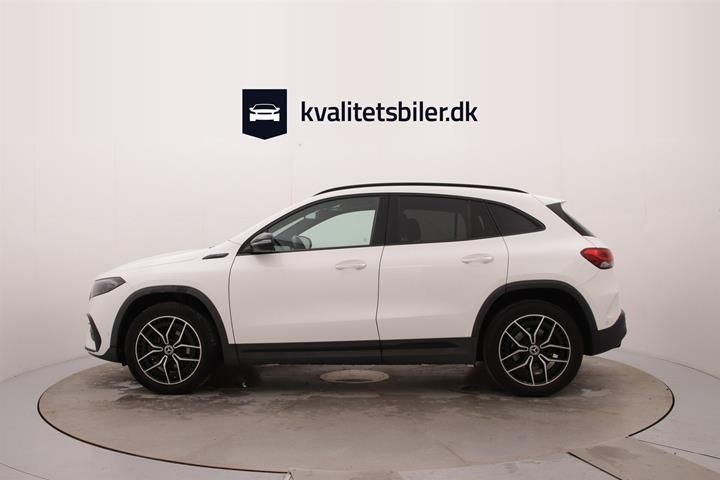 Hvid Mercedes EQA250 fra 2021