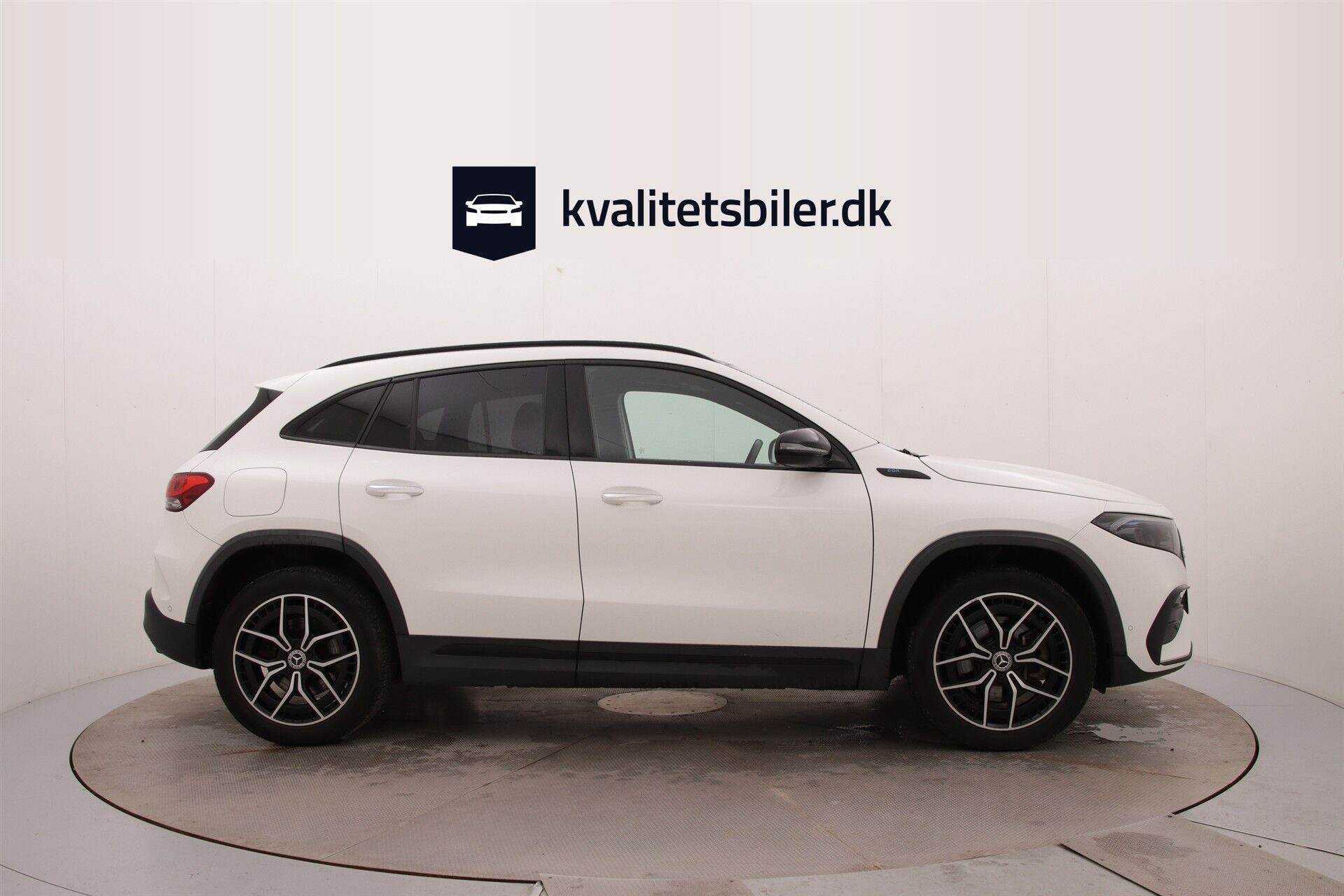 Hvid Mercedes EQA250 fra 2021