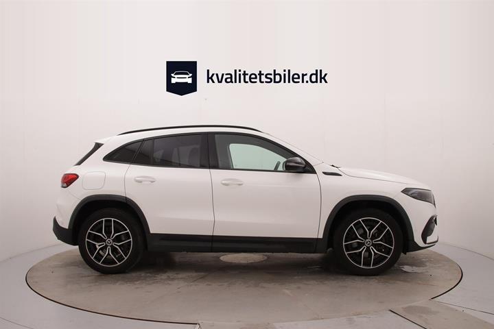 Hvid Mercedes EQA250 fra 2021
