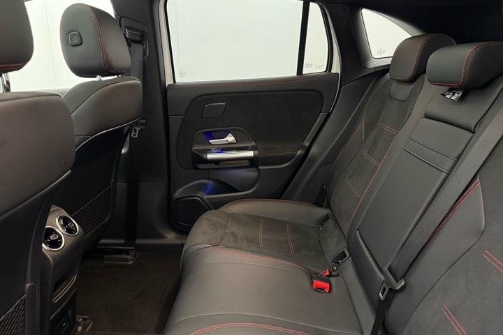 Hvid Mercedes EQA250 fra 2021