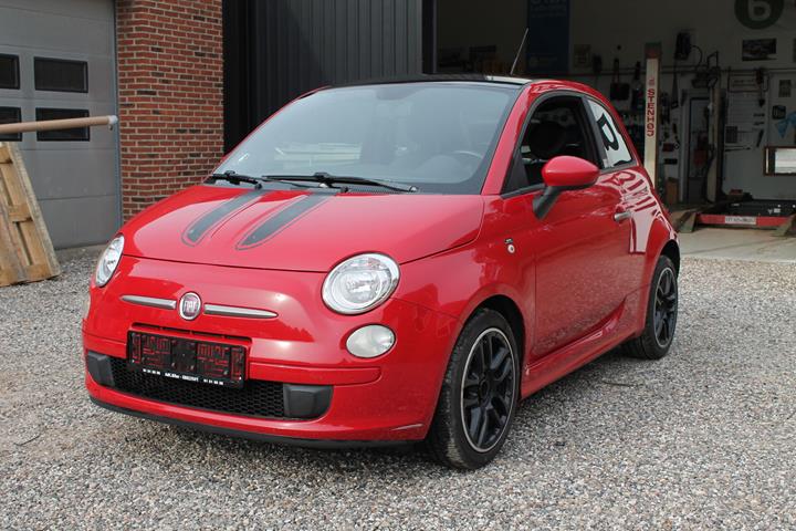 Rød Fiat 500 fra 2012