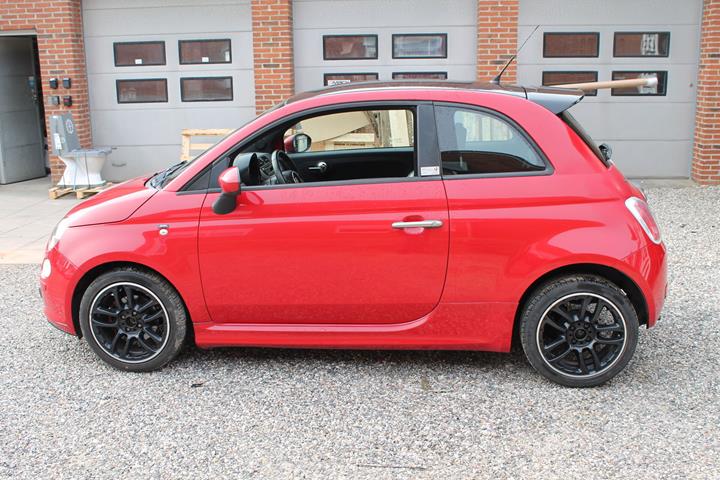 Rød Fiat 500 fra 2012