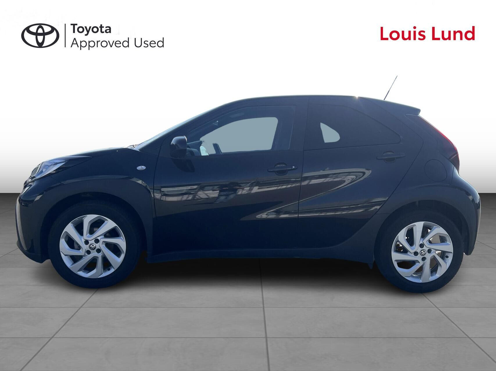 Sort Toyota Aygo X fra 2025
