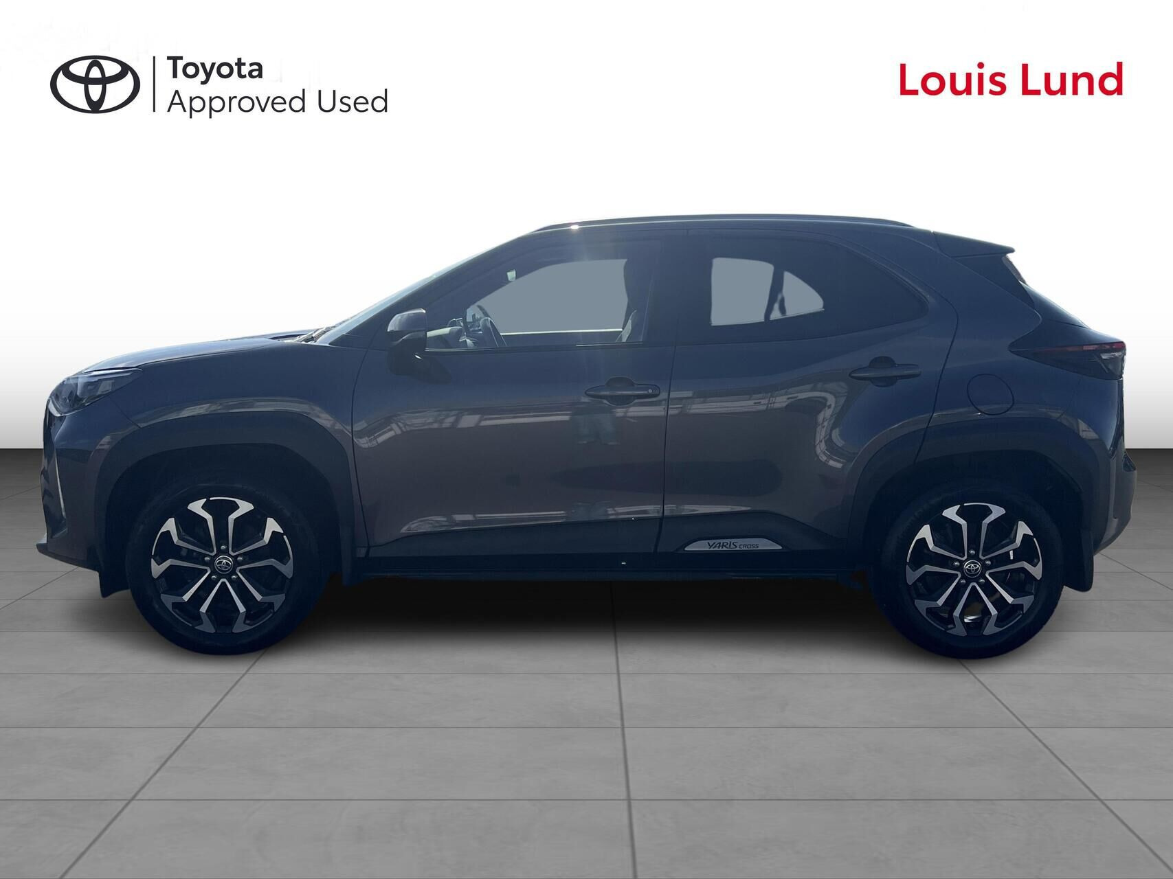 Grå Toyota Yaris Cross fra 2022