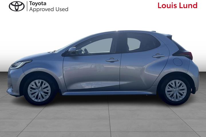 Sølv Toyota Yaris fra 2022