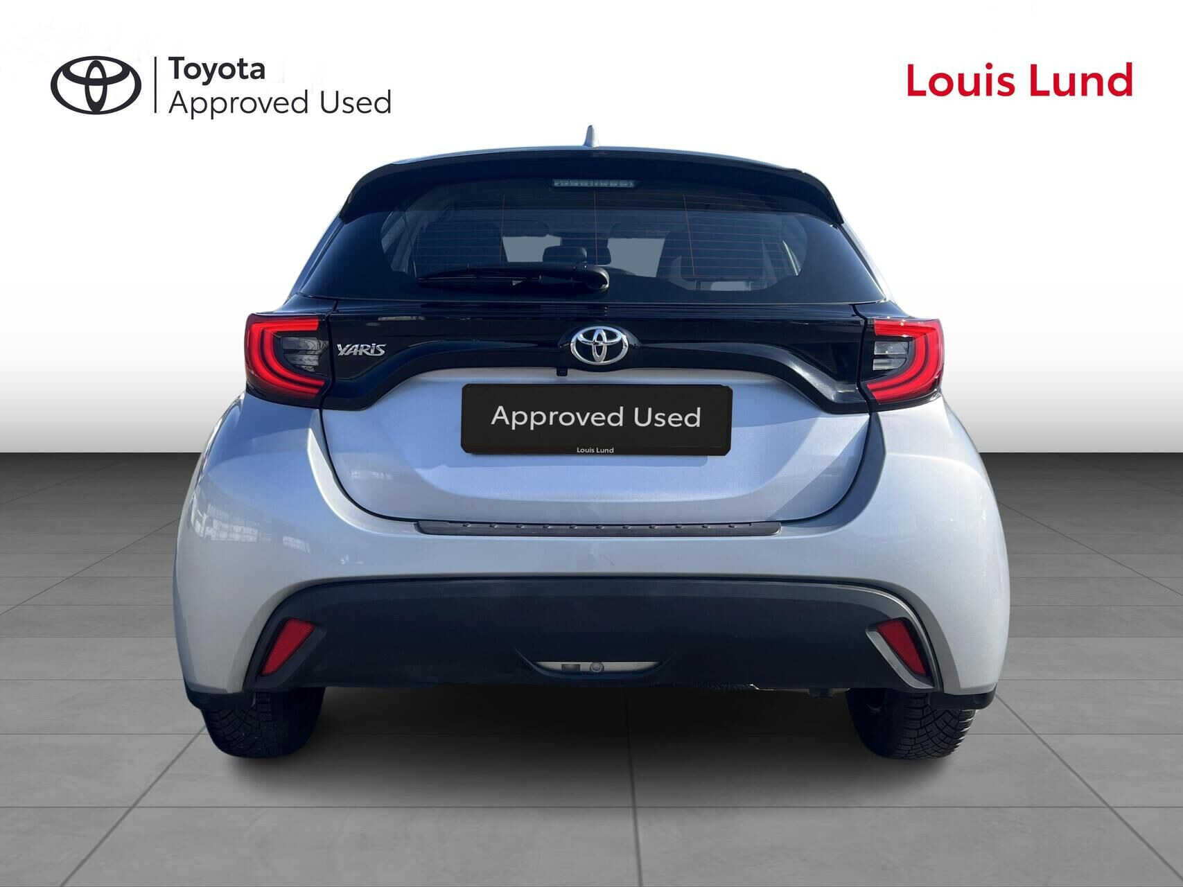Sølv Toyota Yaris fra 2022