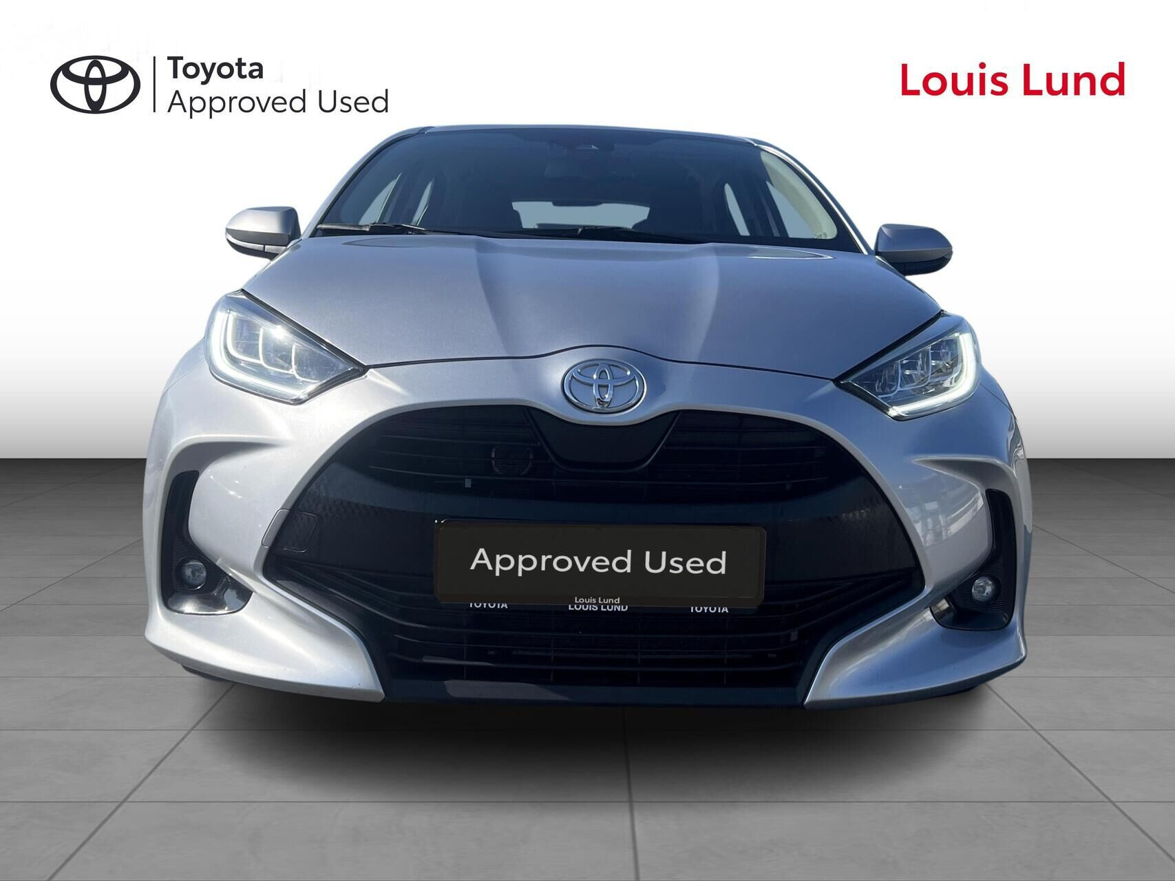 Sølv Toyota Yaris fra 2022