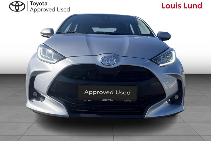 Sølv Toyota Yaris fra 2022