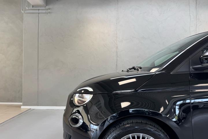 Sort Fiat 500e fra 2023