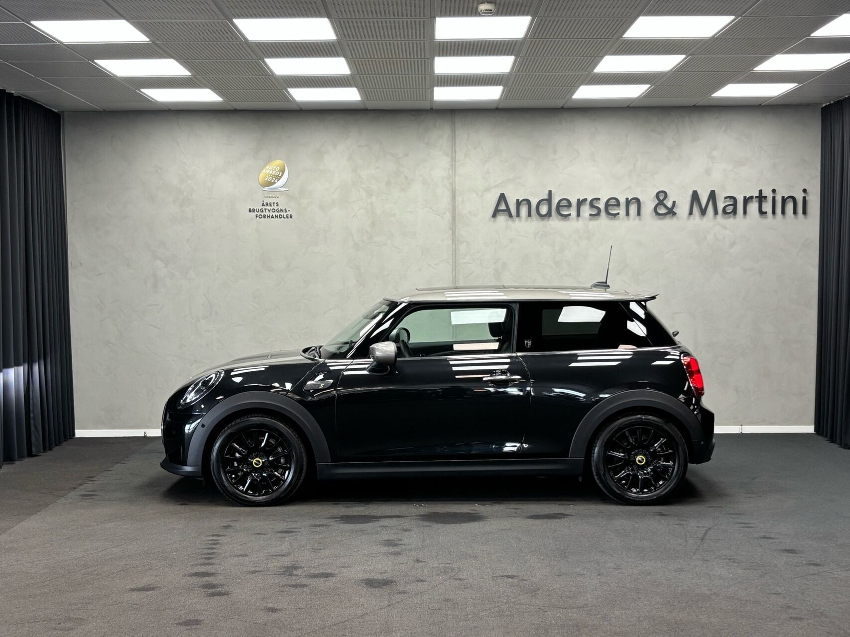 Hvid Mini Cooper fra 2023