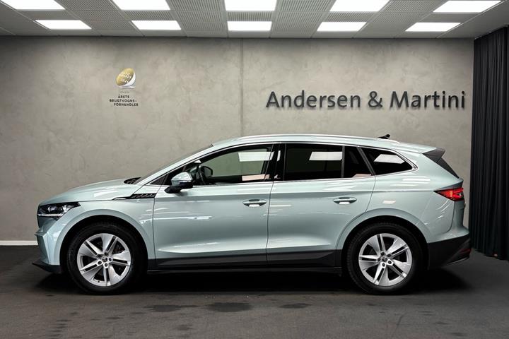 Grå Skoda Enyaq fra 2021
