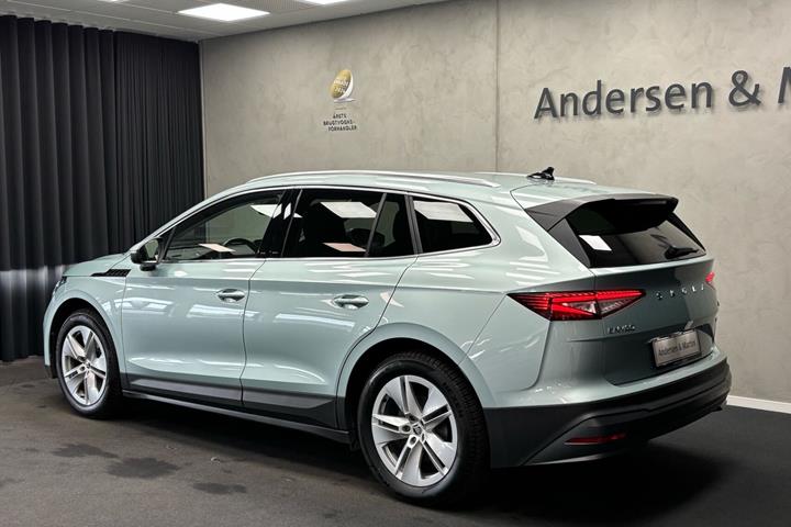 Grå Skoda Enyaq fra 2021