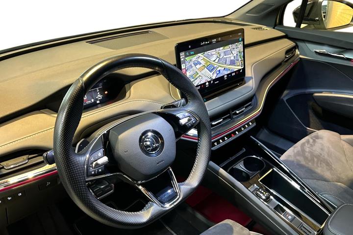 Sølv Skoda Enyaq fra 2023