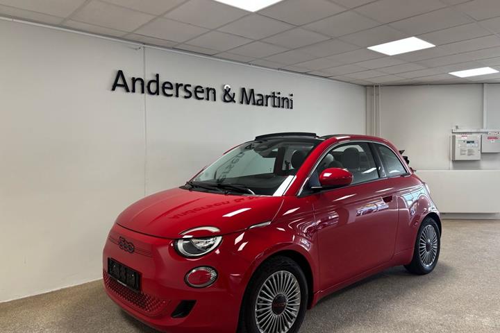 Rød Fiat 500e fra 2024