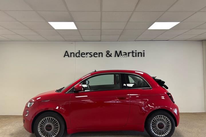Rød Fiat 500e fra 2024