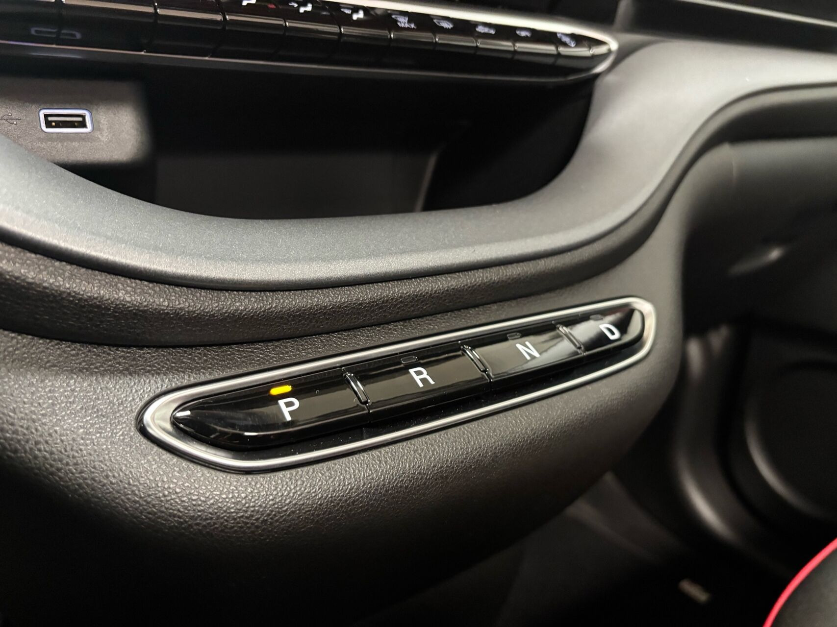 Rød Fiat 500e fra 2023
