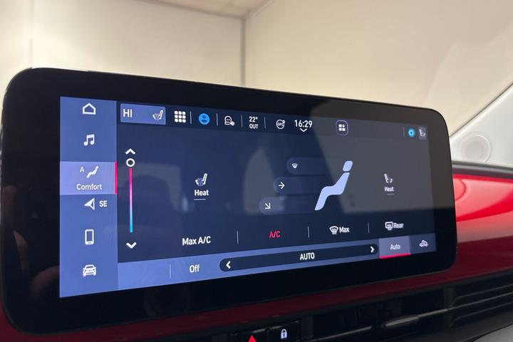 Rød Fiat 500e fra 2023