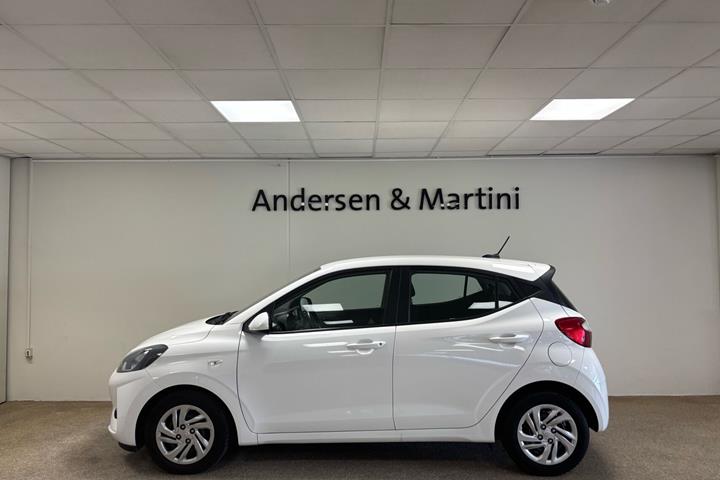 Hvid Hyundai i10 fra 2021