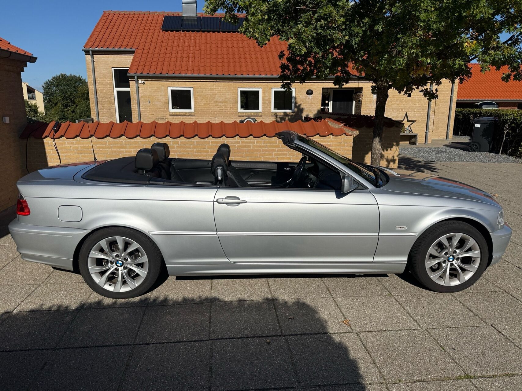 Sølv BMW 318Ci fra 2004