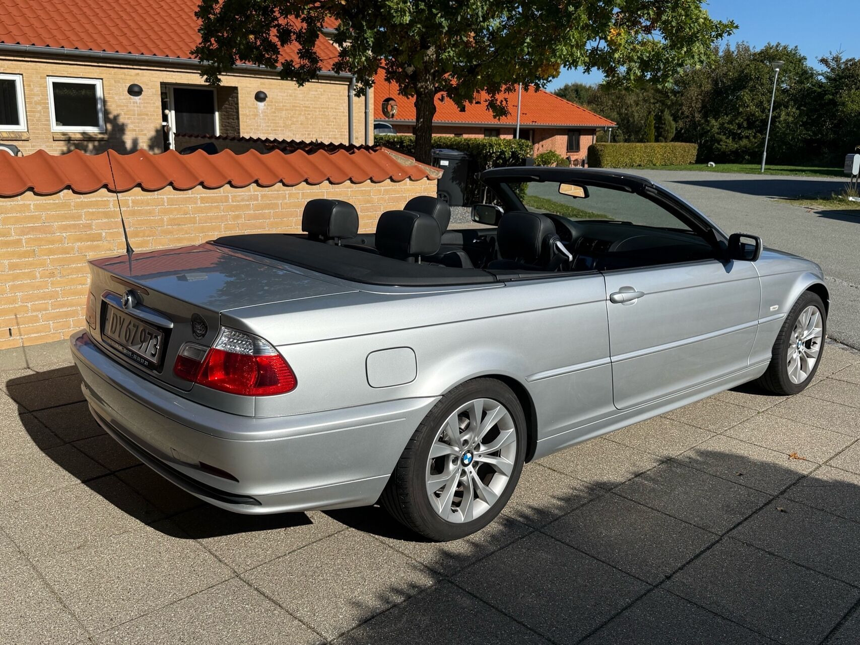 Sølv BMW 318Ci fra 2004