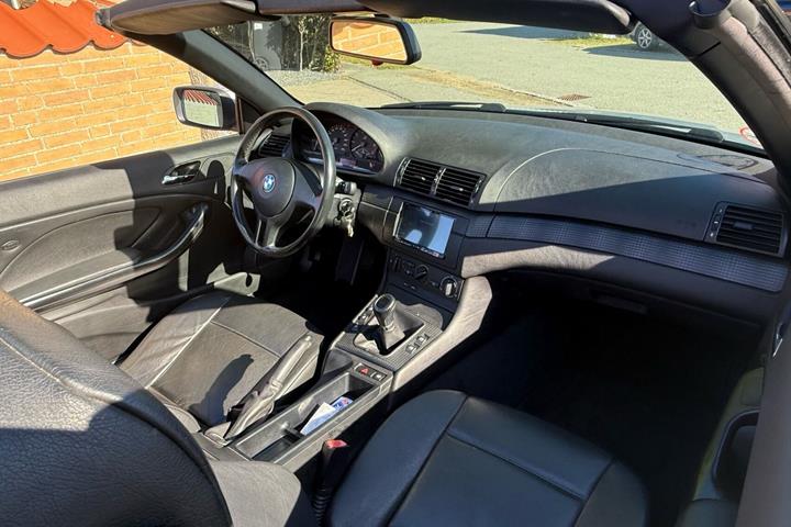 Sølv BMW 318Ci fra 2004