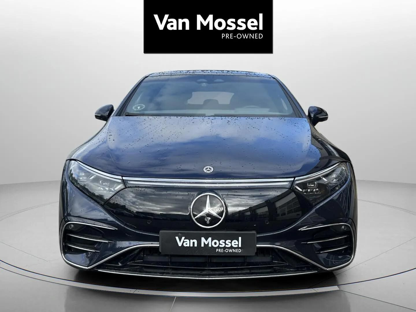 Blå Mercedes EQS 450+ fra 2023