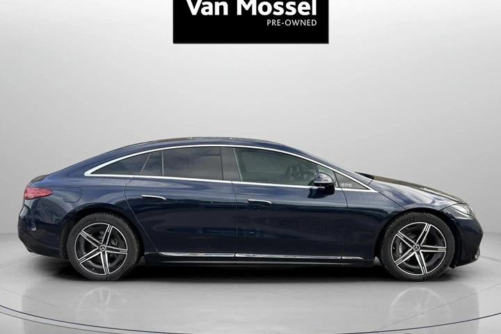 Blå Mercedes EQS 450+ fra 2023