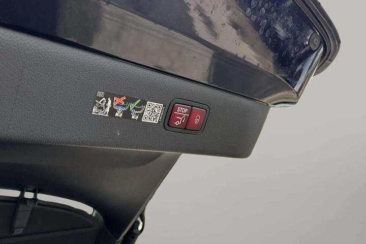 Blå Mercedes EQS 450+ fra 2023