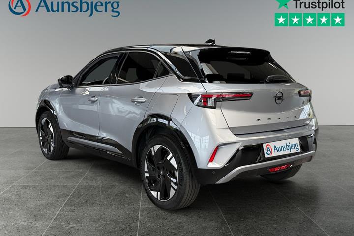 Grå Opel Mokka-e fra 2025