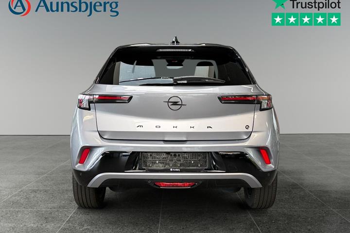 Grå Opel Mokka-e fra 2025