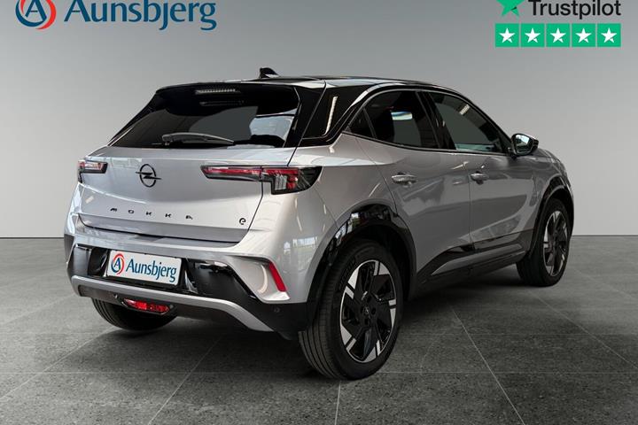 Grå Opel Mokka-e fra 2025