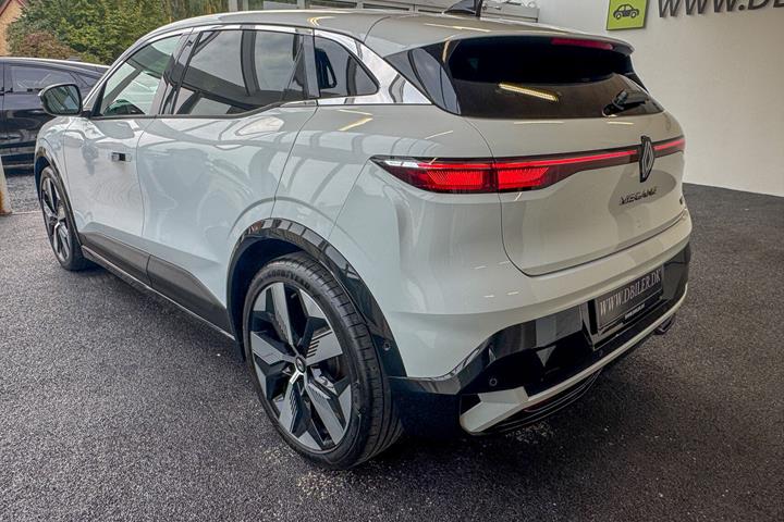 Hvid Renault Mégane fra 2025