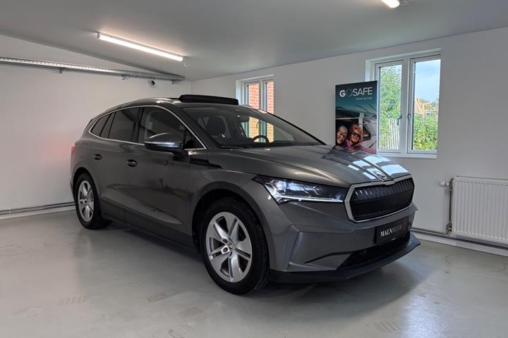 Grå Skoda Enyaq fra 2022