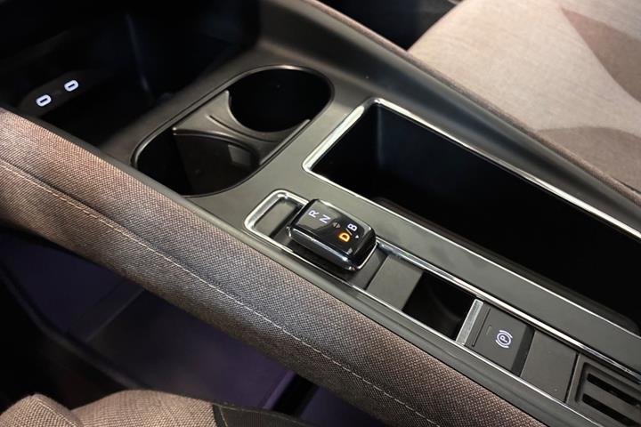 Grå Skoda Enyaq fra 2022