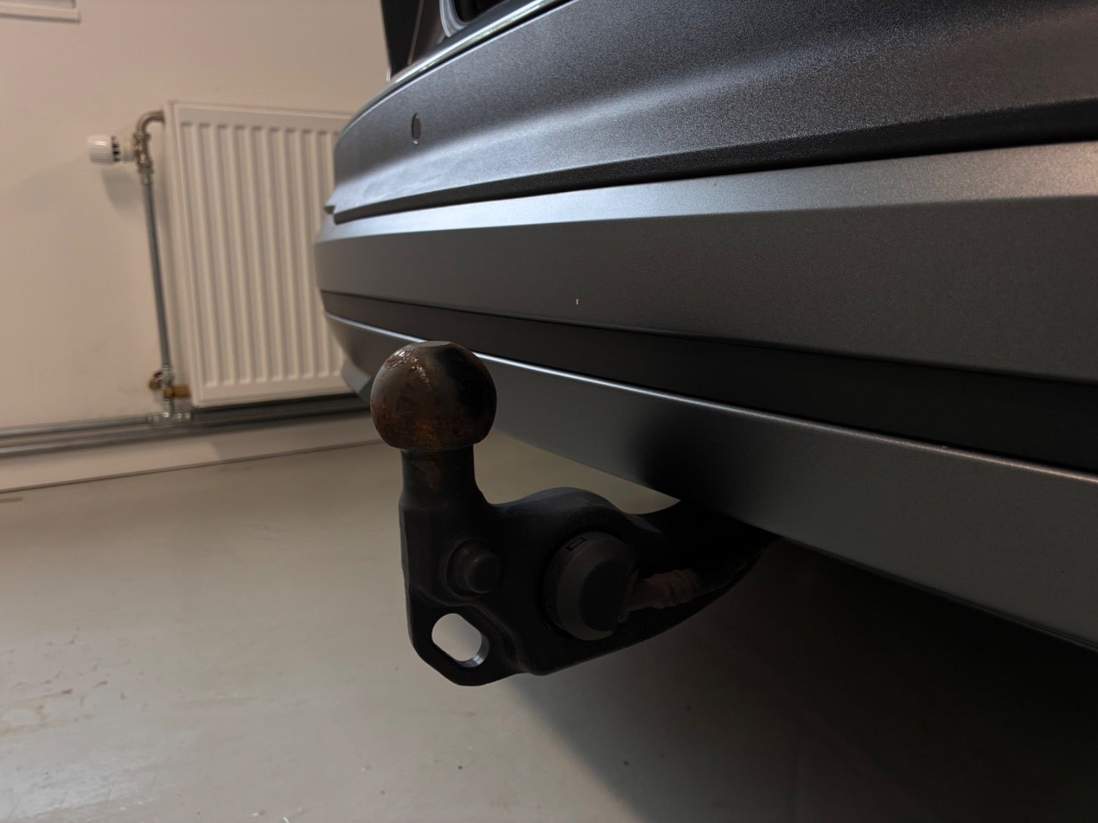 Grå Skoda Enyaq fra 2022