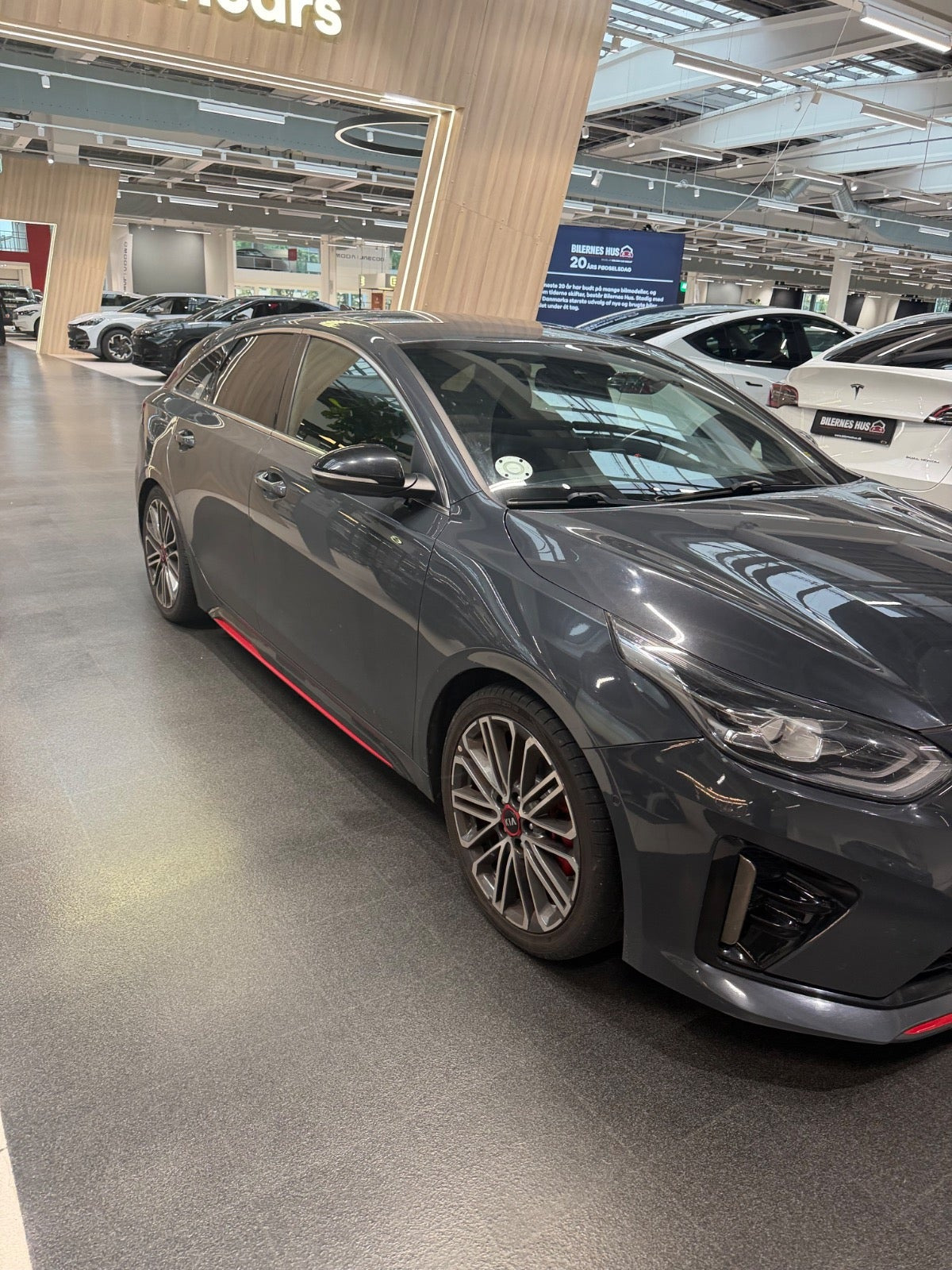 Grå Kia ProCeed fra 2019