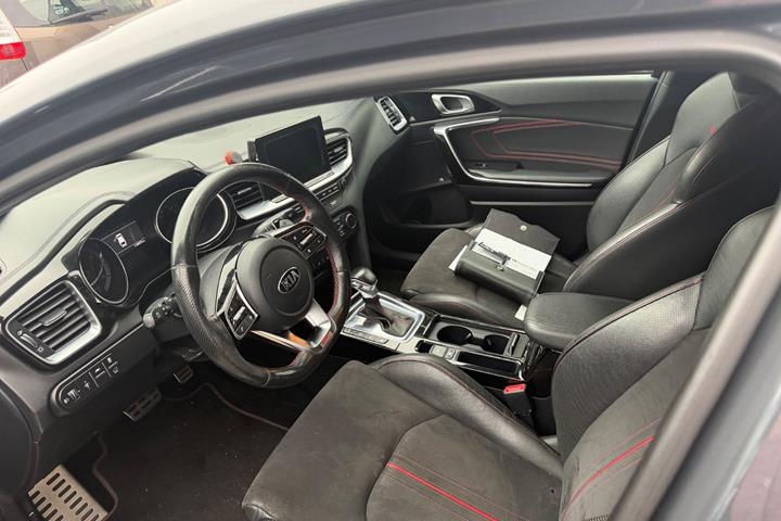 Grå Kia ProCeed fra 2019