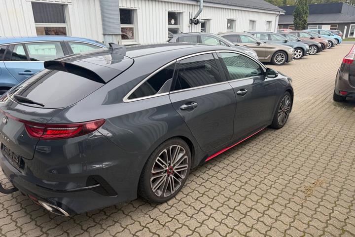 Grå Kia ProCeed fra 2019