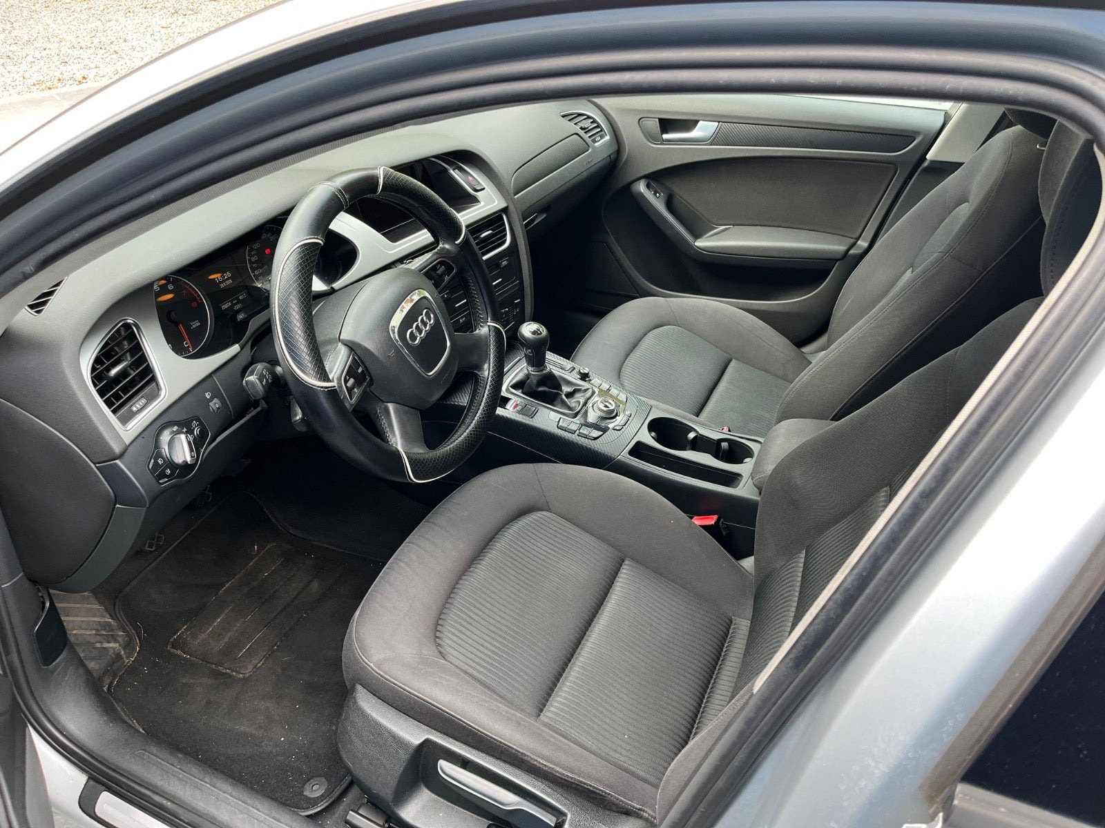Sølv Audi A4 fra 2011